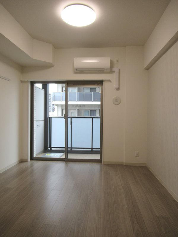 プレサンスジェネ浅草WESTの居間・リビング