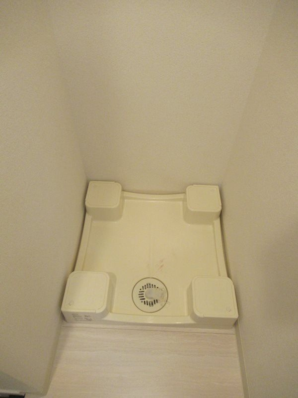 プレサンスジェネ浅草WESTの設備|洗濯機置場