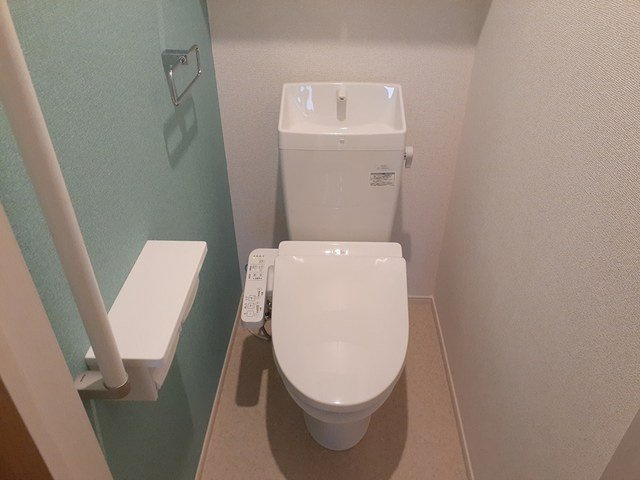 フェリーチェⅠのトイレ|ゆったりとした空間のトイレです