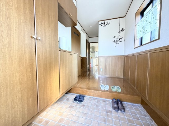 【玄関】 | 音戸町波多見5丁目のキレイな中古戸建て！