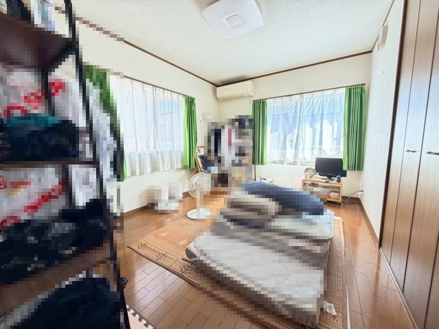 【洋室】 | 音戸町波多見5丁目のキレイな中古戸建て！ | 2階約7.4帖の洋室です。