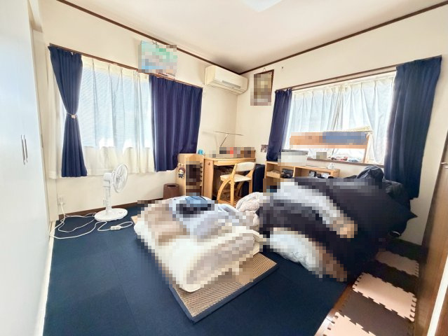 【洋室】 | 音戸町波多見5丁目のキレイな中古戸建て！ | 2階約5.6帖の洋室です。