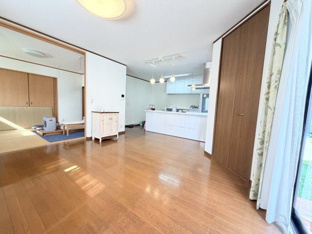 【居間・リビング】 | 音戸町波多見5丁目のキレイな中古戸建て！
