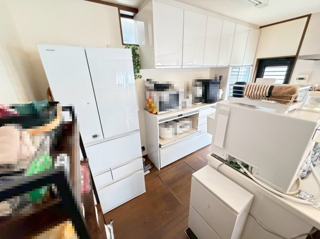 【キッチン】 | 音戸町波多見5丁目のキレイな中古戸建て！ | 冷蔵庫を置くスペースも十分にあります。