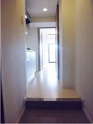 メイクスデザイン住吉アジールコートの玄関