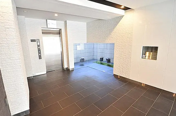 メイクスデザイン住吉アジールコートのロビー