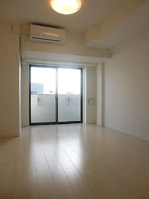 メイクスデザイン住吉アジールコートの居間・リビング