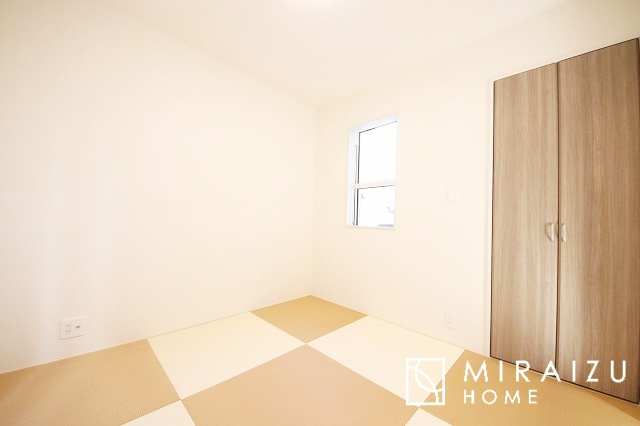 【和室】 | 日当たりの良いお家は嬉しいですよね。それぞれ価値観が分かれる箇所です、実際に内覧して日当たりの心地よさをご体感下さいね♪