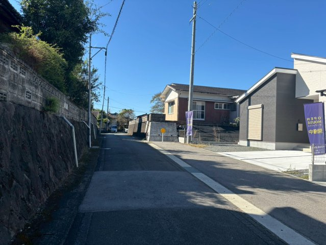 仲介手数料不要　よかタウンBloom合志市栄３期【合志小・合志中】の前面道路含む現地写真