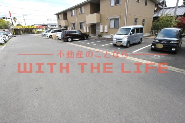 バッキンガムパレス【キャッシュバック対象】の駐車場|カースペースがあります