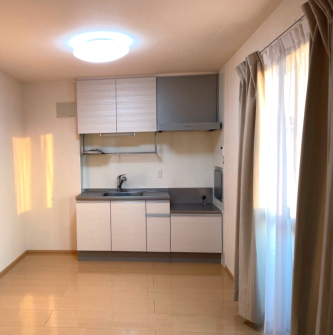 バッキンガムパレス【キャッシュバック対象】の居間・リビング|使い勝手のいい洋室です