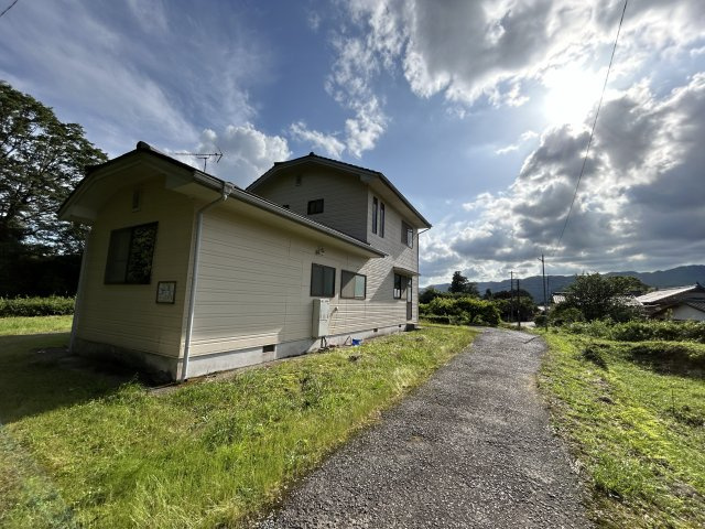 心が深呼吸する緑の暮らし　熊本県阿蘇市永草の外観|緑と風、光と影の中に立つお家は帰ってくる度に表情を変え、所有する人を魅了します。