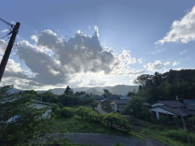 心が深呼吸する緑の暮らし　熊本県阿蘇市永草の展望|２階のお部屋から見る、阿蘇・外輪山は格別です。