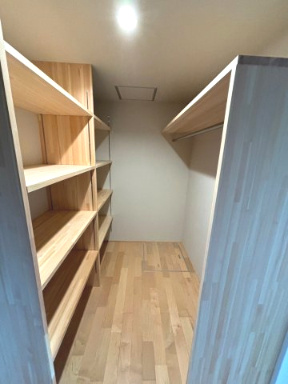 旭志建売の収納