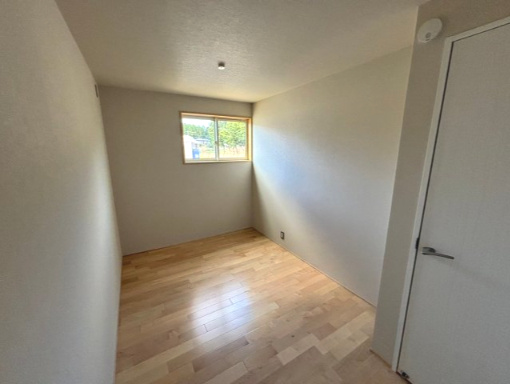 旭志建売の洋室