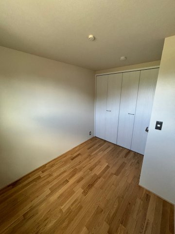 旭志建売の洋室