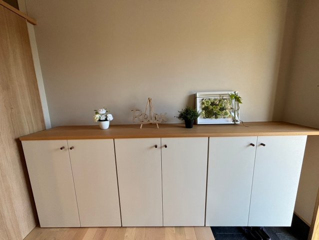 旭志建売の玄関