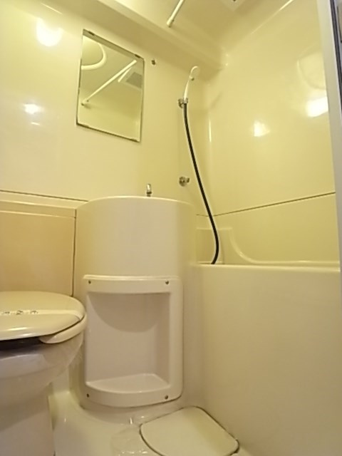 NEOダイキョー神戸元町の浴室