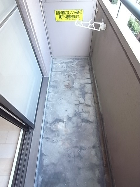 NEOダイキョー神戸元町のバルコニー