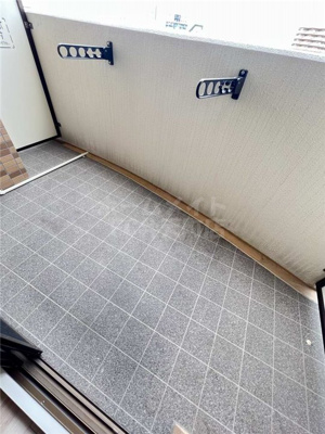 【バルコニー】 | Luxe大正 | 外からの目が気にならないバルコニーで洗濯物が干せます