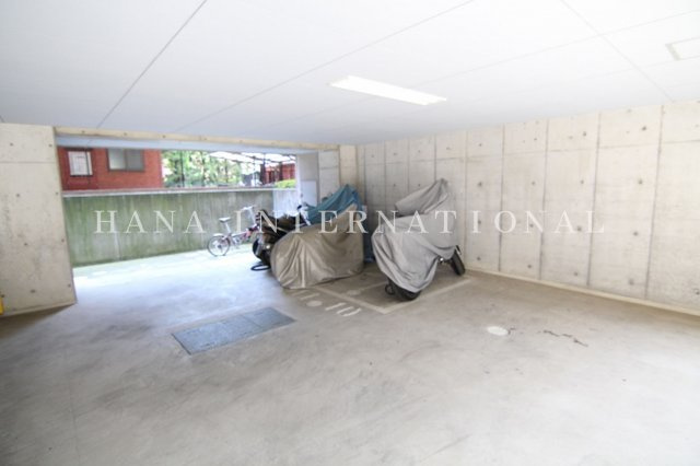 レジディア浦安Ⅱの駐車場|バイク置き場です♪