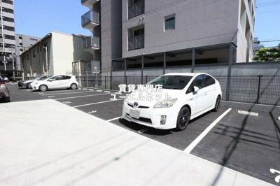 【駐車場】 | スプランディッド江坂３ | 敷地内駐車場あり◎