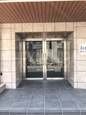 アヴニールイシ南千住のエントランス