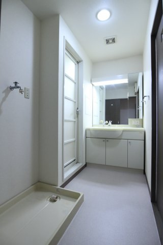 コスモ舞子坂弐番館の洗面所