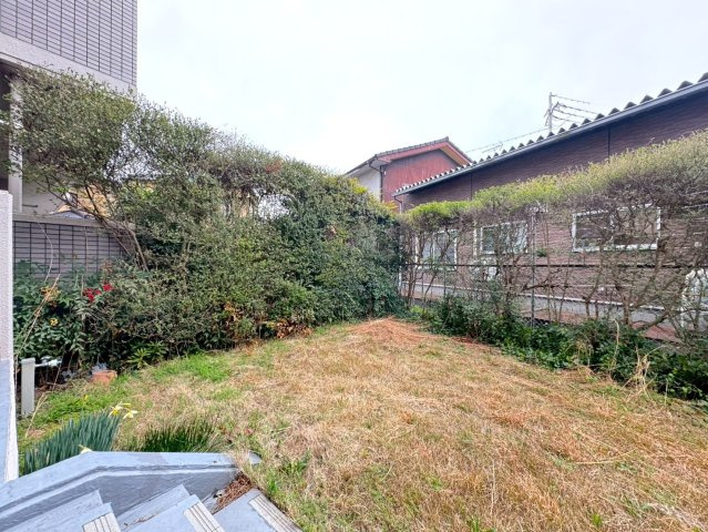 ＪＲ東海道本線「瀬田」駅まで徒歩９分◆専用庭付き３ＬＤＫ◆陽当たり良好◆コスモ瀬田の庭|庭