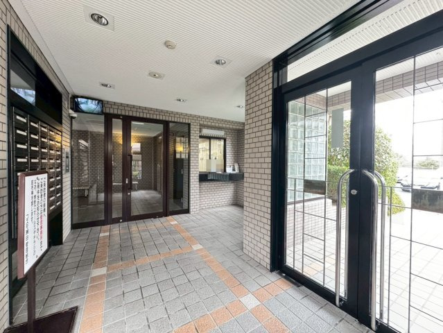 ＪＲ東海道本線「瀬田」駅まで徒歩９分◆専用庭付き３ＬＤＫ◆陽当たり良好◆コスモ瀬田のエントランス|エントランス