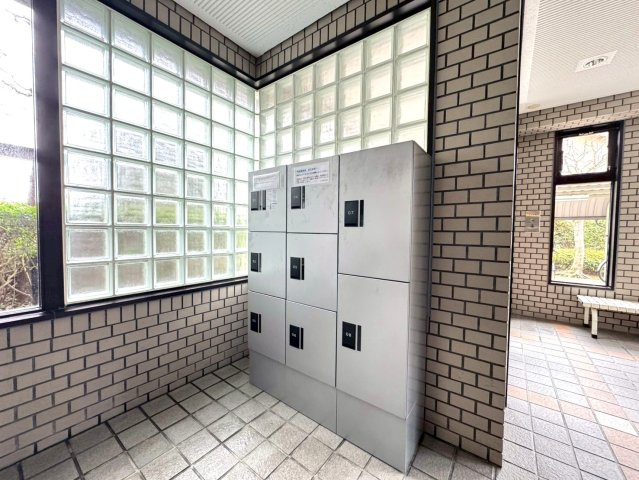 ＪＲ東海道本線「瀬田」駅まで徒歩９分◆専用庭付き３ＬＤＫ◆陽当たり良好◆コスモ瀬田の設備|宅配ボックス