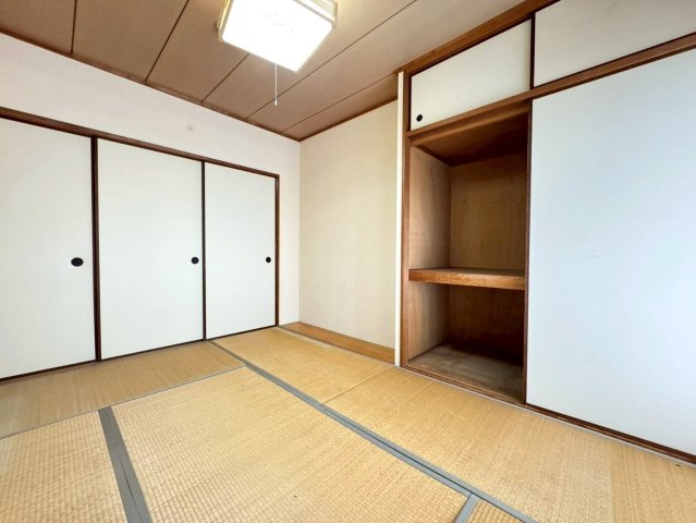 ＪＲ東海道本線「瀬田」駅まで徒歩９分◆専用庭付き３ＬＤＫ◆陽当たり良好◆コスモ瀬田の和室|和室