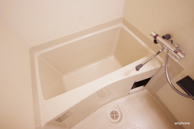 プレサンス四天王寺前夕陽ヶ丘アクティ　仲介手数料無料の浴室