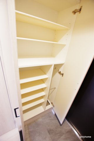 プレサンス四天王寺前夕陽ヶ丘アクティ　仲介手数料無料の収納