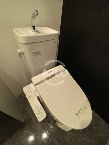 クリスタルグランツ西本町のトイレ|クリスタルグランツ西本町　温水洗浄便座