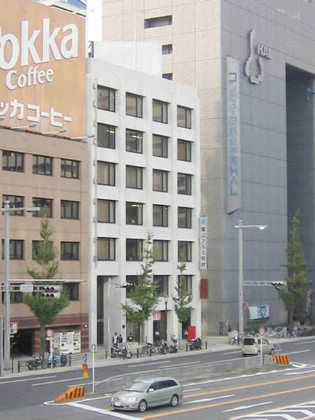 名南クリヤマビルの外観
