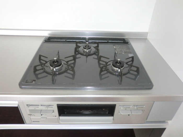 グランドールのキッチン|こちらのリビングで趣味の時間をお楽しみください