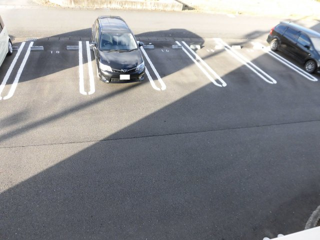 サンジュリアの駐車場