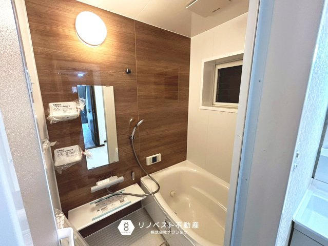 東大阪市大蓮東1丁目中古戸建の浴室|広々としたバスタブで足を伸ばしてリラックスして頂けます♪