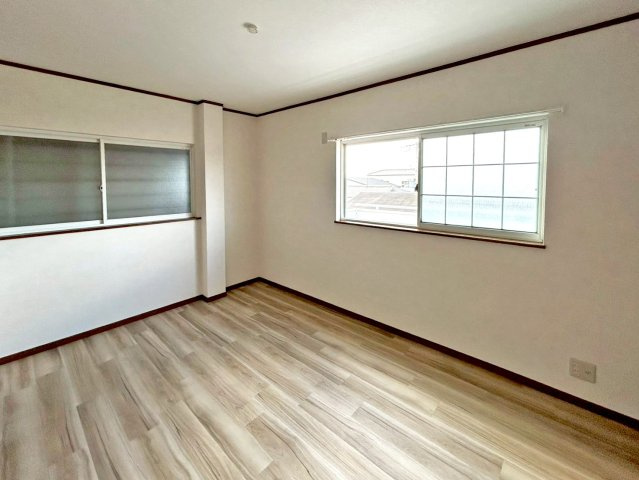 東大阪市大蓮東1丁目中古戸建の洋室