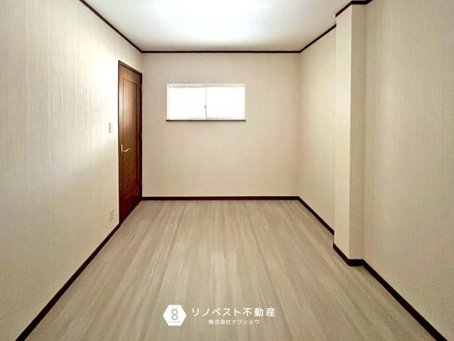 東大阪市大蓮東1丁目中古戸建の洋室|1階のサービスルームでは書斎や趣味部屋としてもお使い頂けます♪