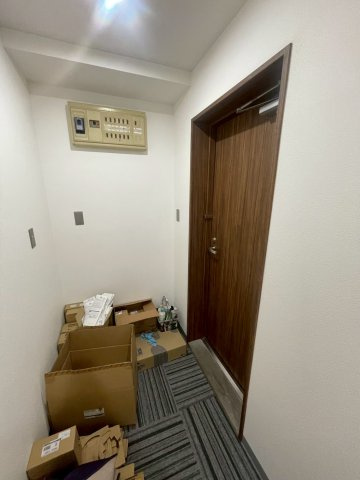 ビジネスタワー入間の玄関