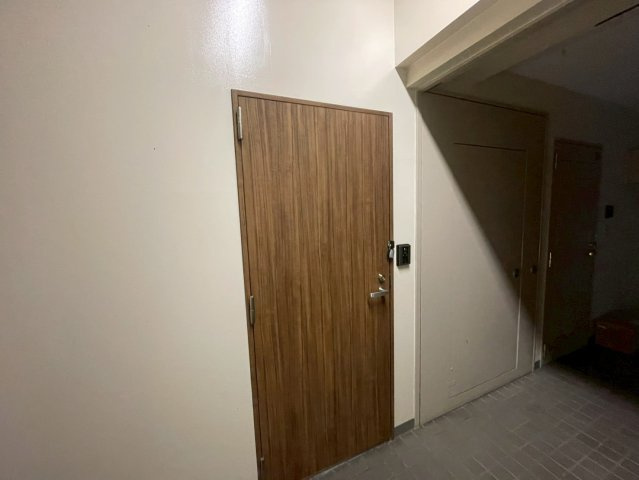 ビジネスタワー入間の玄関