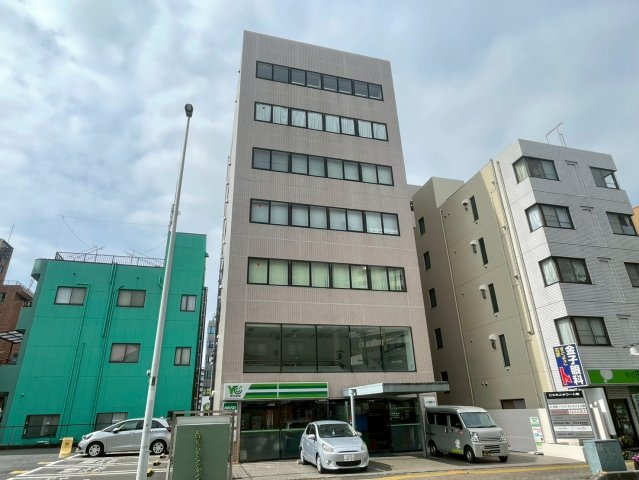 ビジネスタワー入間の外観