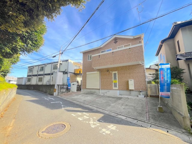 梅林６丁目戸建ての前面道路含む現地写真