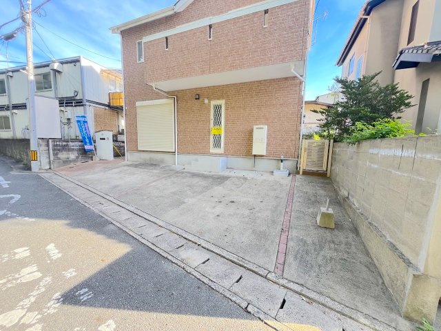 梅林６丁目戸建ての駐車場