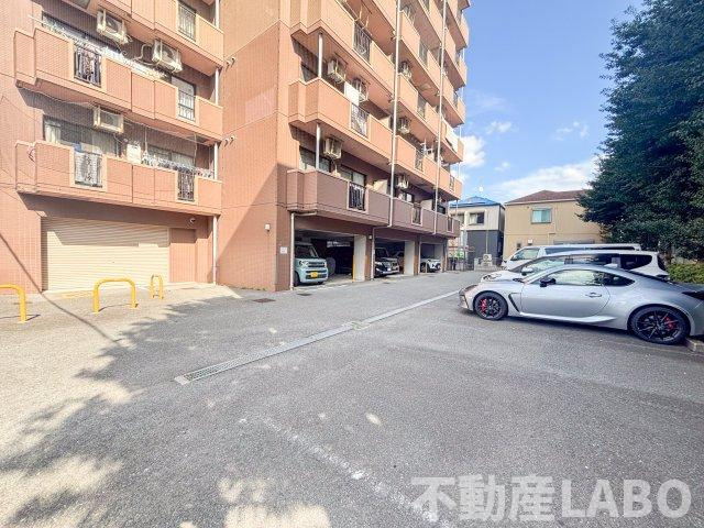トリニティ加美東の駐車場