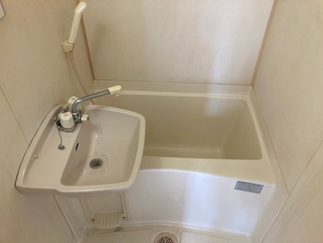 エレガンテ博多駅南の浴室|ゆったり過ごせるお風呂です