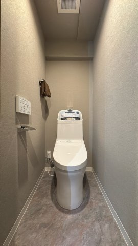 【キッチン】 | エクセレンス谷☆仲介手数料無料☆ | 毎日のお料理が楽しくなる、使い勝手の良いシステムキッチン。上下に収納が豊富で、調理器具もスッキリ片付きます。