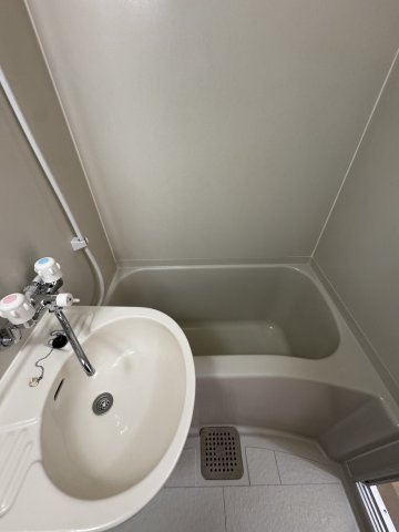 ハイツアビエスフィルマの浴室